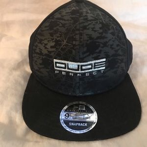 EUC Dude Perfect Snap Back Hat New Era